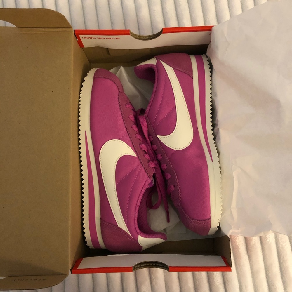 Womens Nike shoes